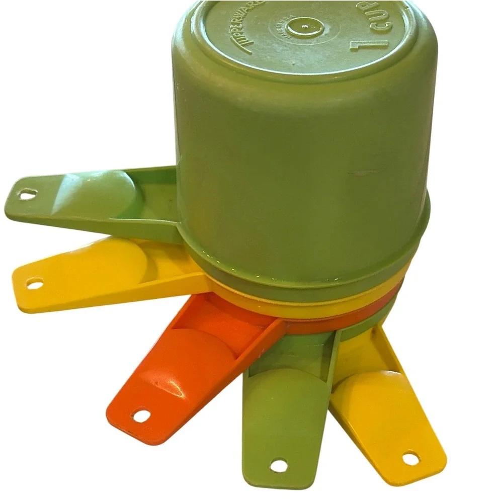 Vintage Tupperware Measuring Cups Set 5 Harvest Colors Green Yellow Orange USA